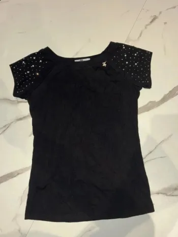 T-shirt noir perlé épaules - Taille S/M (CC Fashion)