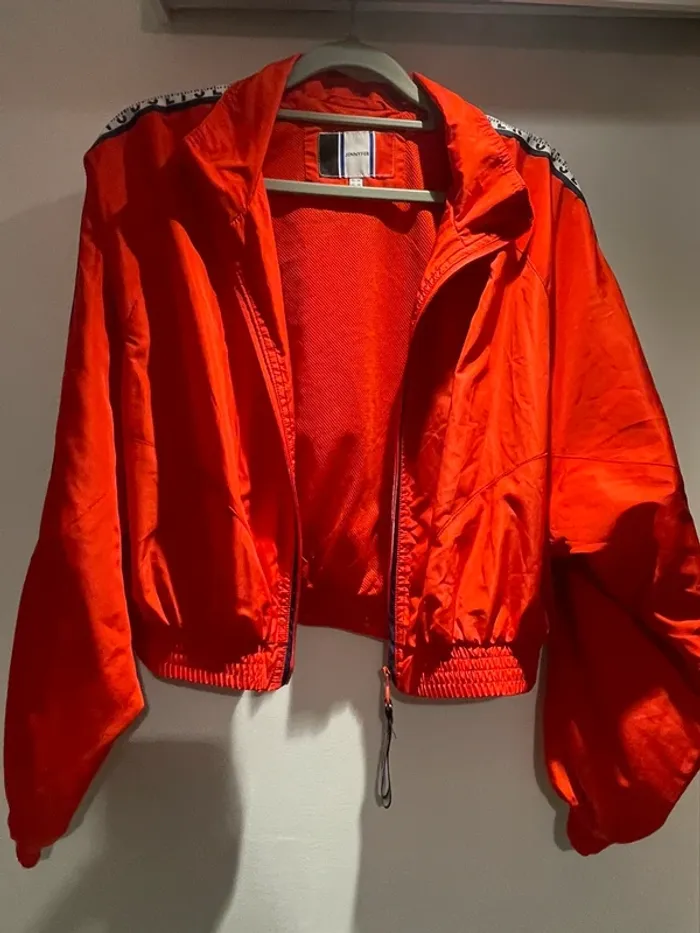 Veste de sport rouge Jennyfer taille 38 -M - photo numéro 6