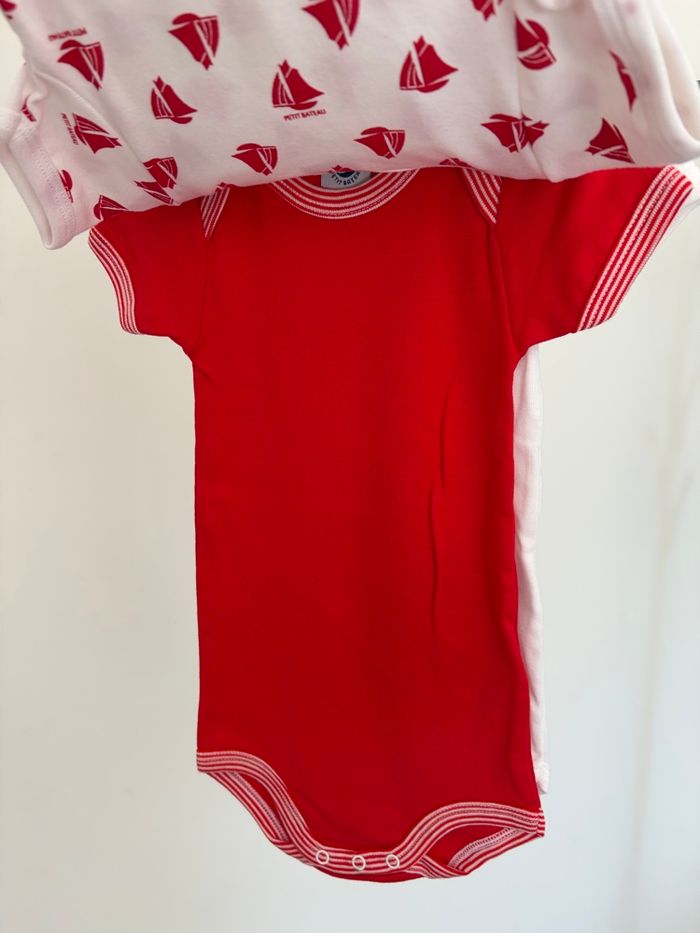 Lot de 3 bodies neufs Petit Bateau - photo numéro 8