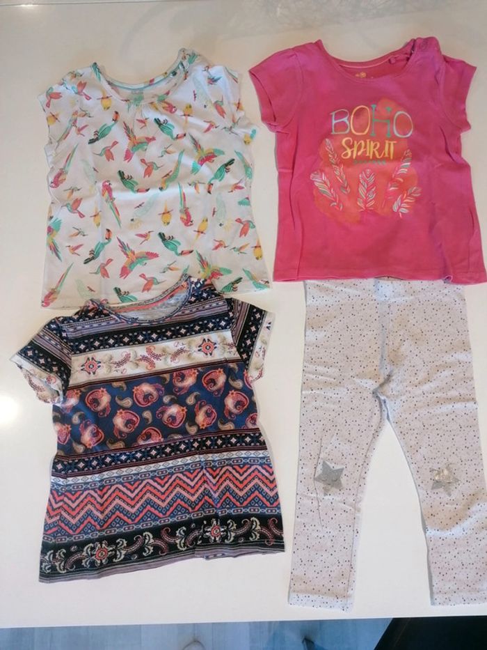 Lot 3 thee shirt et 1 legging T 12-24 mois 👶 - photo numéro 2