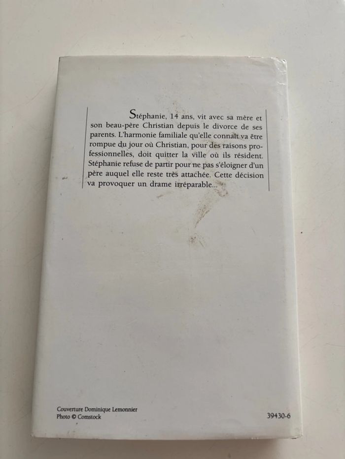 Livre la trahison de Stéphanie - photo numéro 3