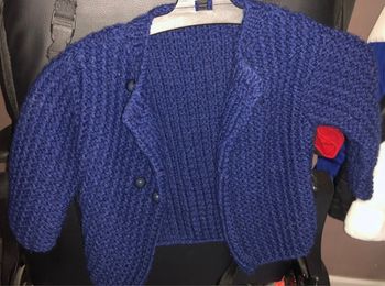 Gilet en laine bleu marine taille 12 mois