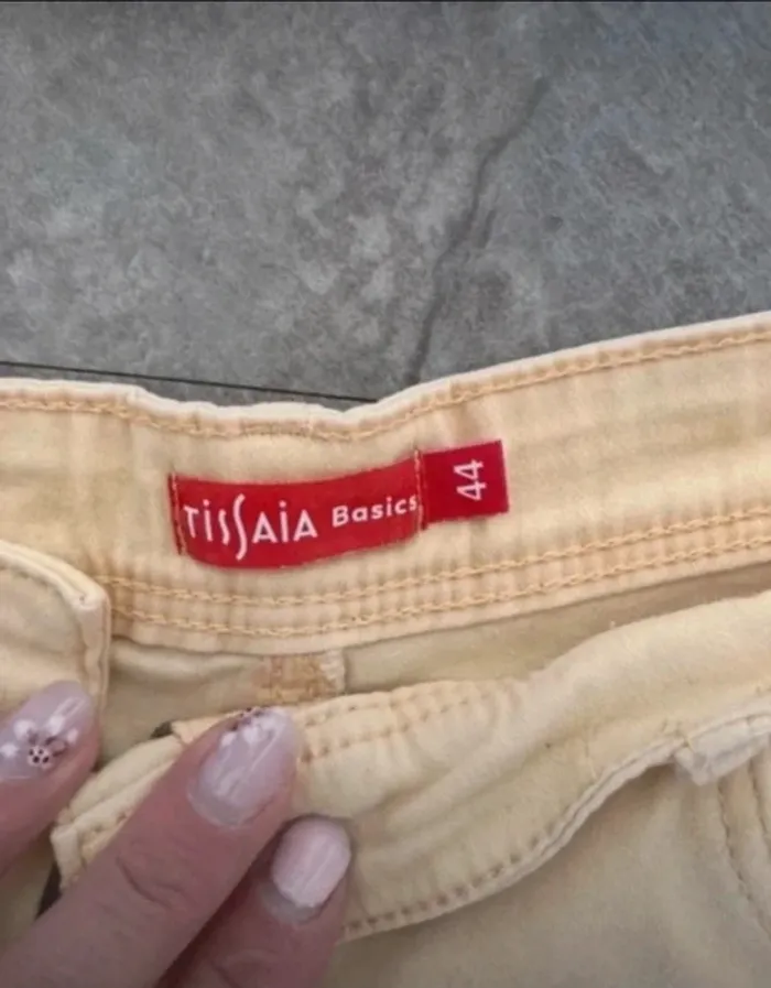 Short tissaia taille 44 en très bon état - photo numéro 2