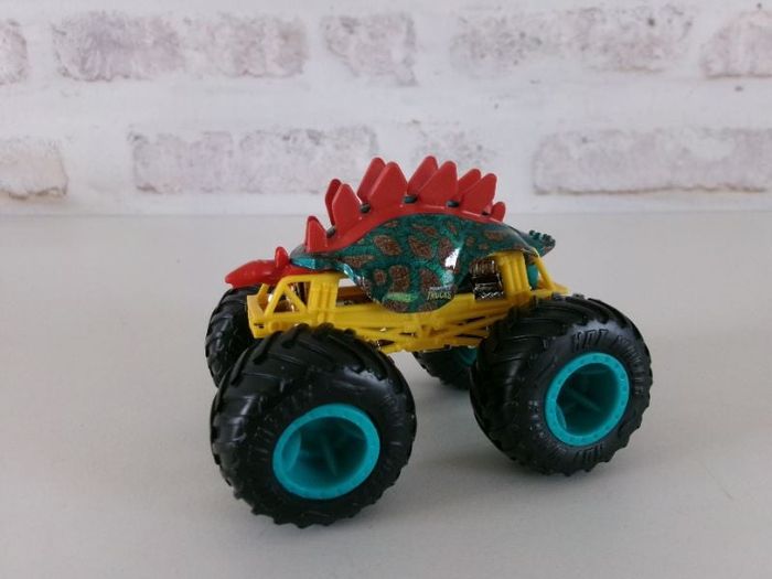 Monster trucks Hotwheels - Dinosaure stégosaure