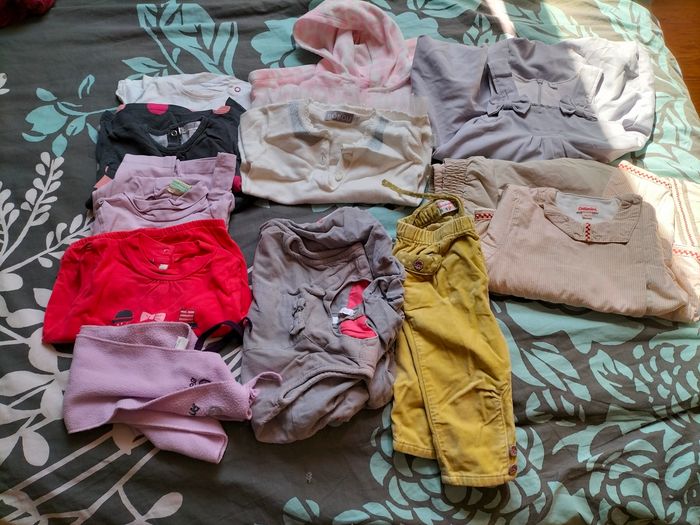Lot vêtements fille 11 habits 9 mois
