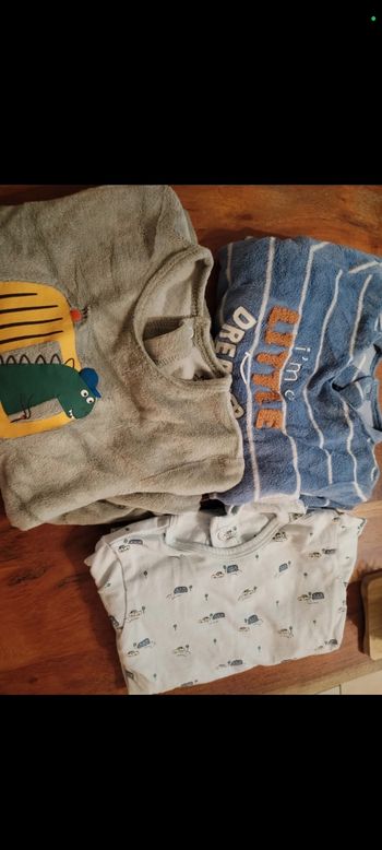 Trois pyjamas 6mois