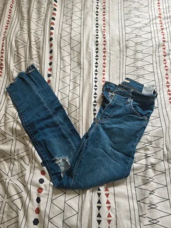 Skinny destroy levis