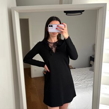 Robe manches longues noir avec détails dentelles Mango