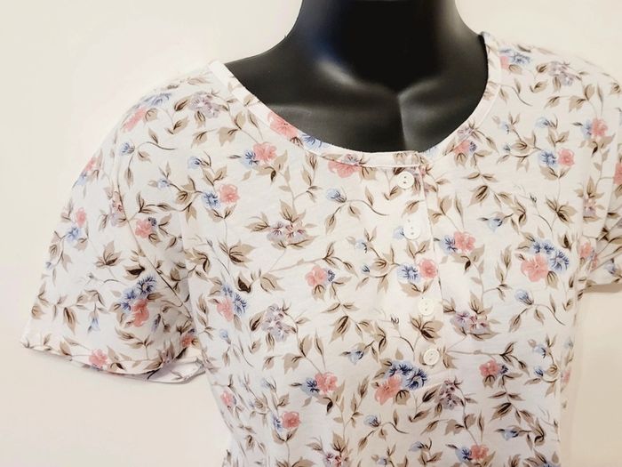 Joli tee shirt motifs fleurs blanc rose bleu marron marque C&A taille 40 - photo numéro 3