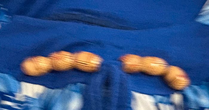 Haut bleu à fleurs - photo numéro 3