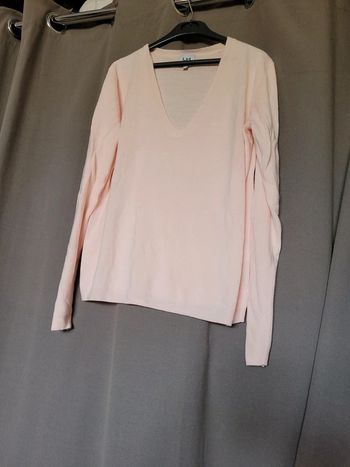 Pull rose pâle