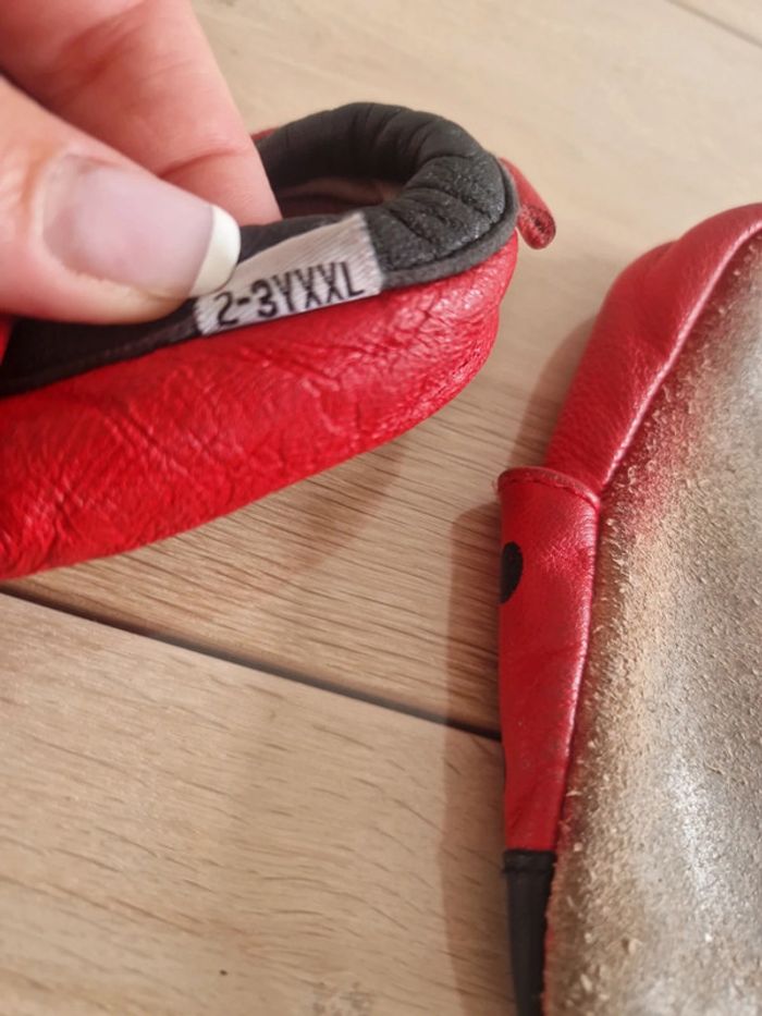 Chaussons taille 24-25 - photo numéro 3