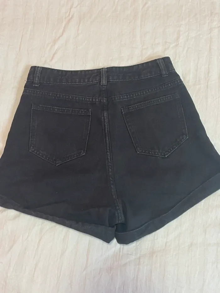 Short en jean noir - photo numéro 2