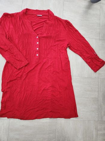 Haut manches longues damart rouge taille 42/44 parfait état
