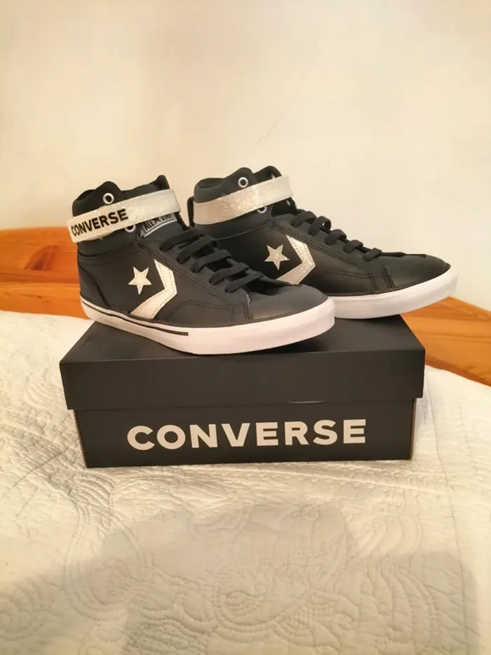 Converses neuves montantes - noires