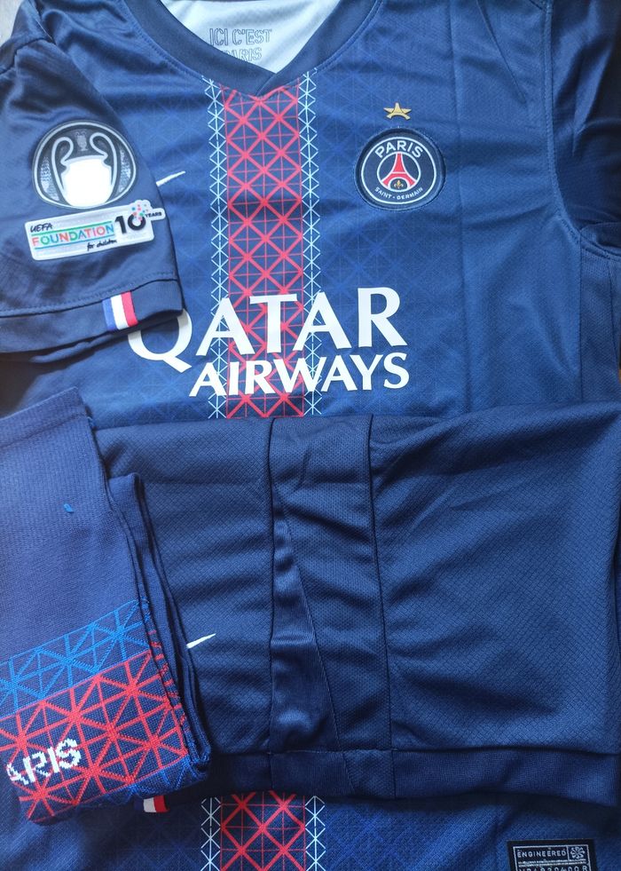 Équipement PSG DOUÉ taille 8 ans modèle 2026 Étoile - photo numéro 2