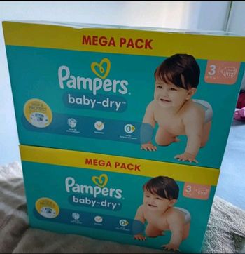 Lots cartons de couches Pampers Taille 3