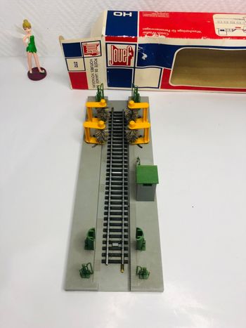 Poste de lavage de voitures voyageurs Jouef réf 2712