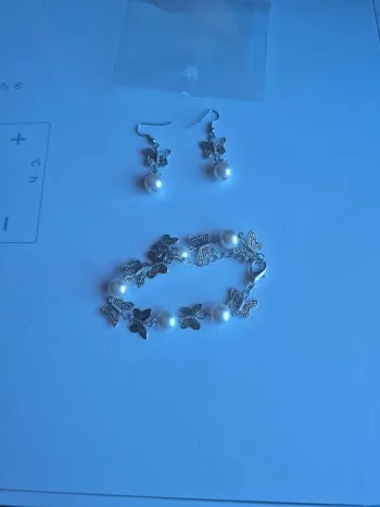Ensemble boucle d'oreille et bracelet