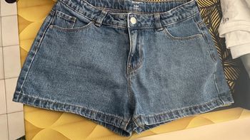 Short jeans