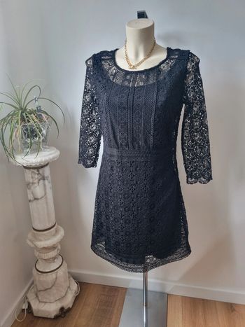 Robe en dentelle noir Jus d'orange