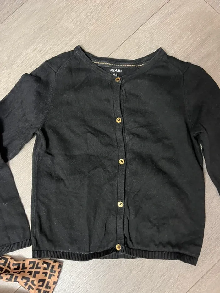 Magnifique ensemble tenue 3 pièces 6 ans jupe t shirt et gilet SHEIN et kiabi - photo numéro 4