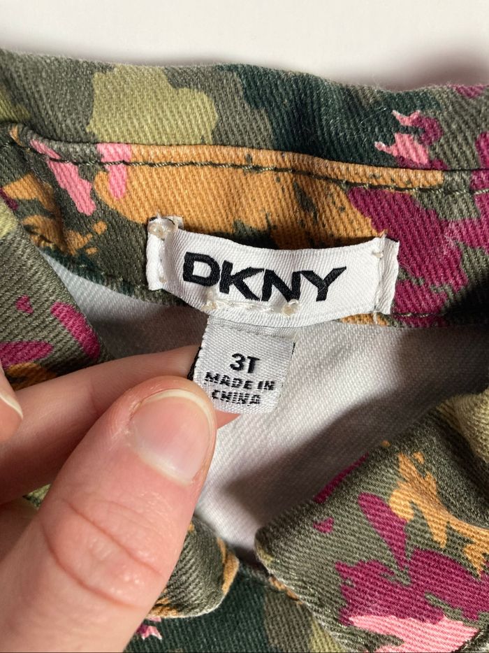 Perfecto fleuri en jean DKNY taille 3 ans - photo numéro 9