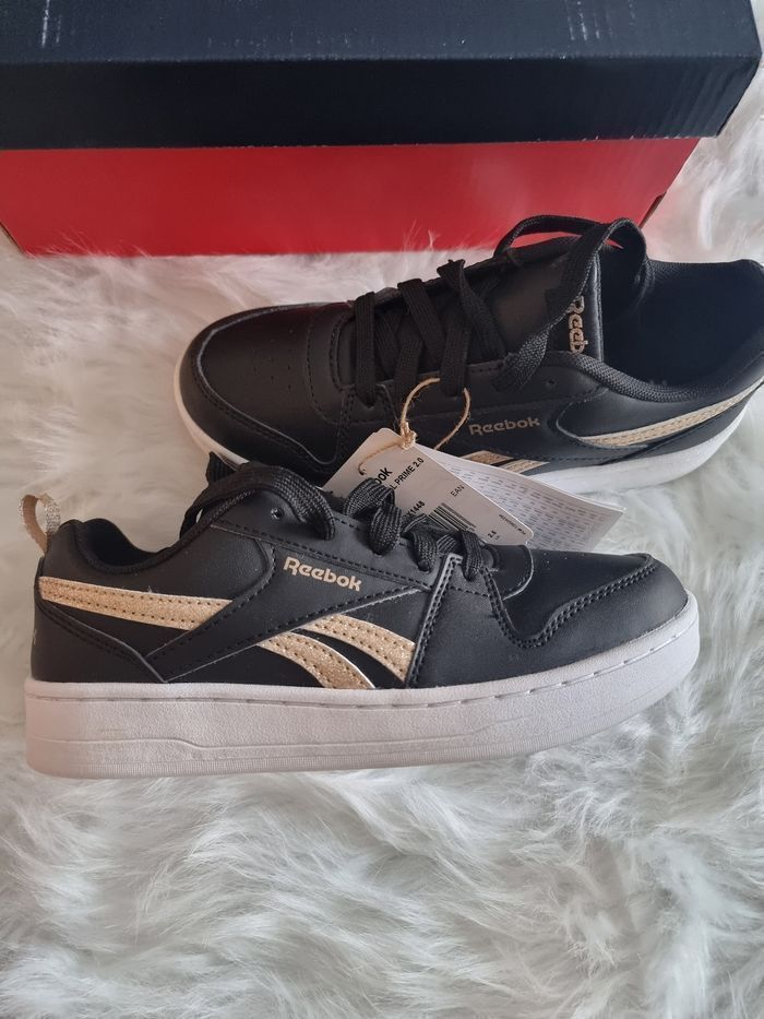 NEUVES (non portées) 🏷🥰🤩🩷superbes baskets fille pointure 34 Reebok🩷🥰🤩