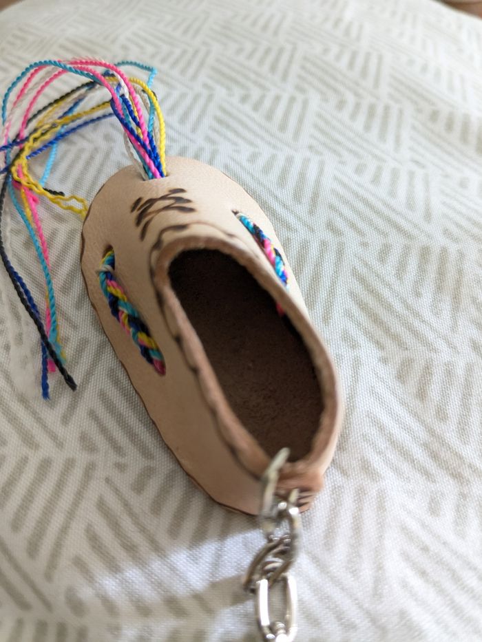 Porte-clés en cuir . - photo numéro 2