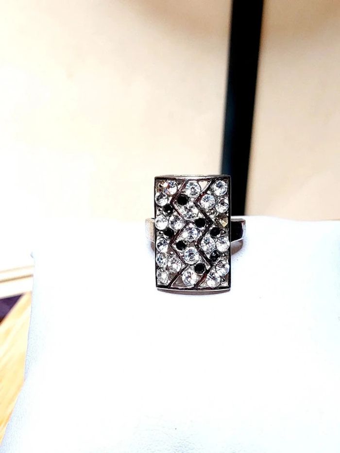 Magnifique bague rectangulaire ornée de strass - photo numéro 6