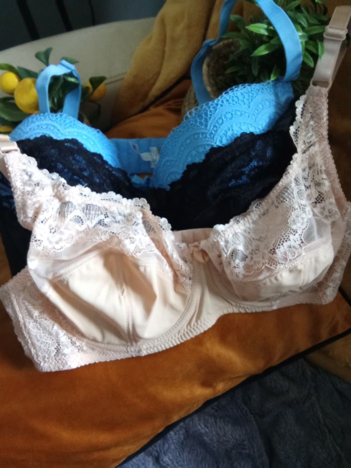 Lot de soutiens gorge - photo numéro 5