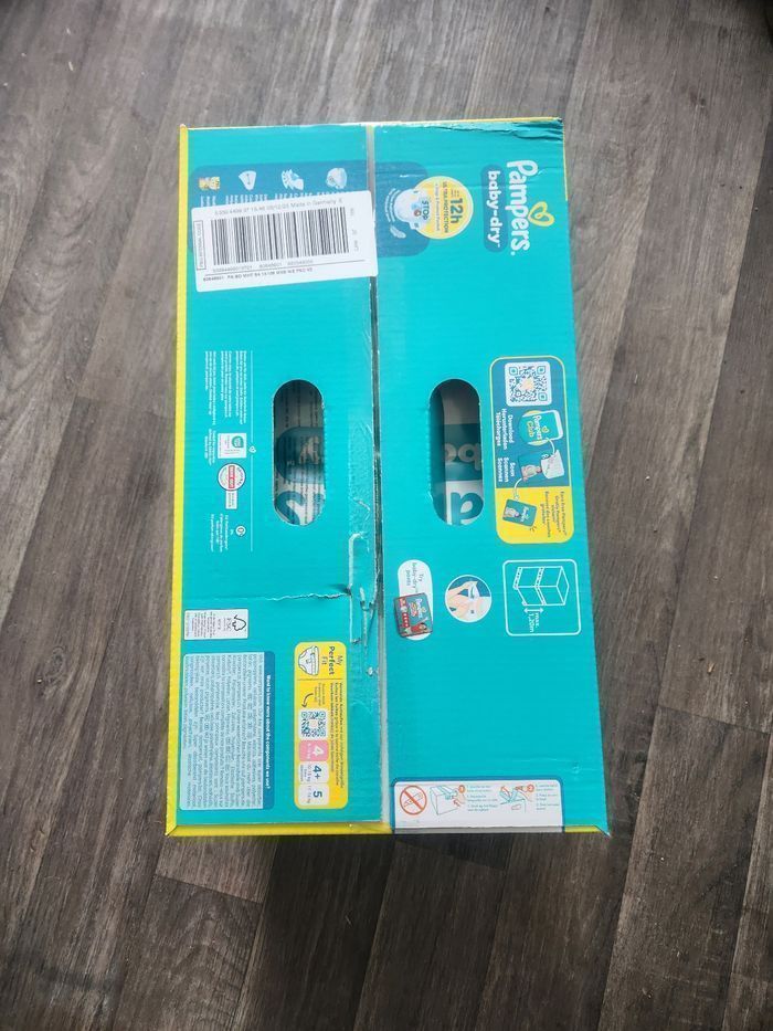 Carton couches baby dry pampers taille 4 - photo numéro 2