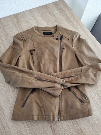 Veste simili