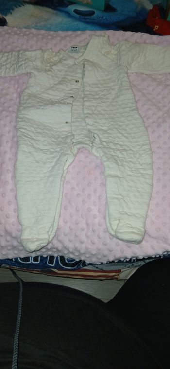 Pyjama tape à l'œil 