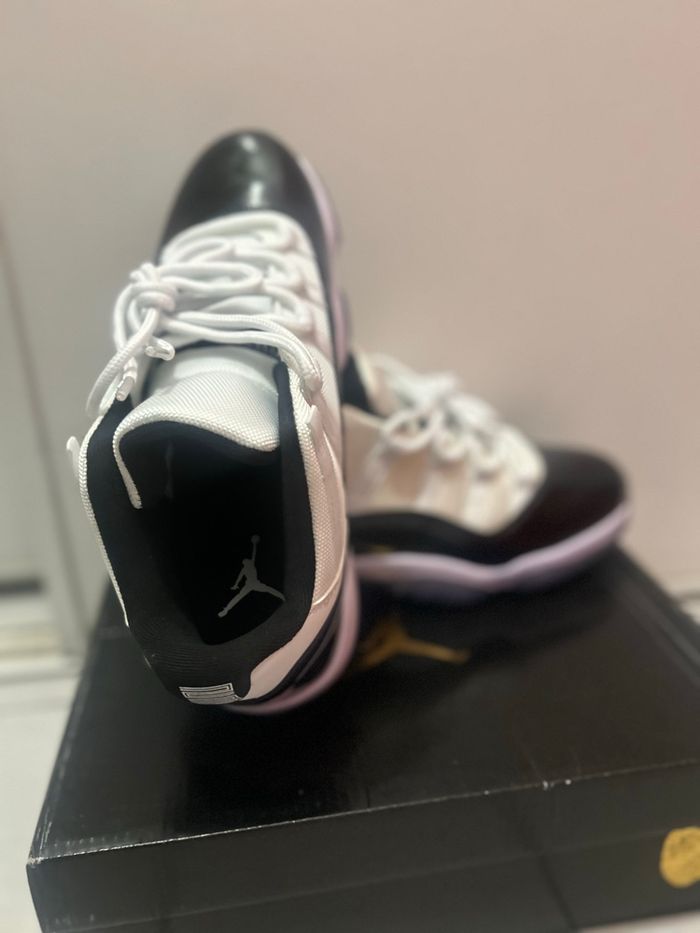 Jordan 11 rétro basse irisée - photo numéro 7