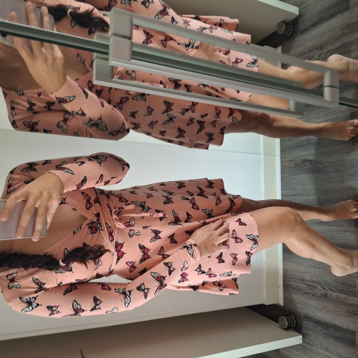 Robe fluide rose poudré à motifs papillons multicolores – Manches longues - Tally Waijl - photo numéro 4