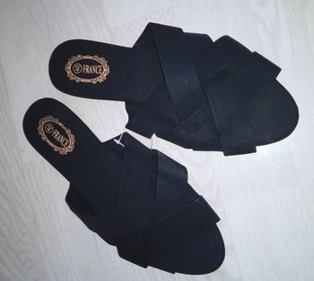 Sandales tressées en nubuck noir P. 40 Neuves