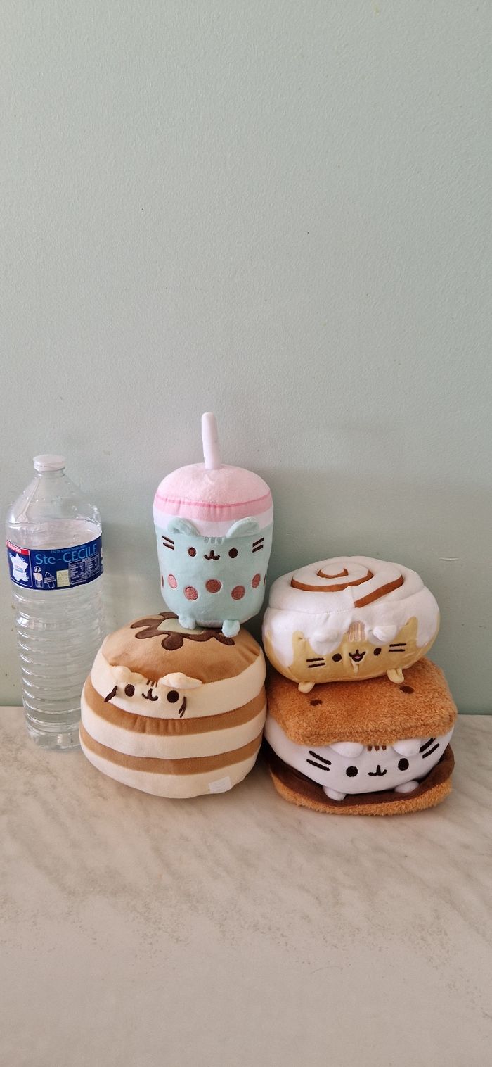 Lot de 4 peluches style pusheen
