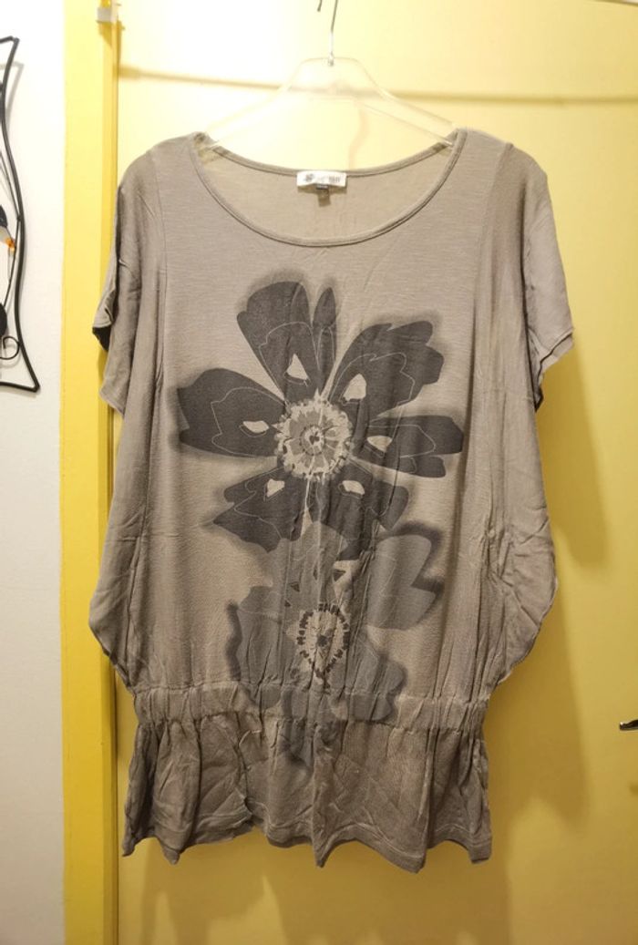 T-shirt gris manche chauve-souris