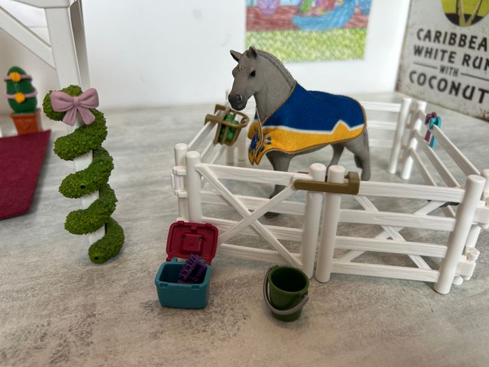 grand concours schleich avec chevaux et accessoires et boite d'origine - photo numéro 4