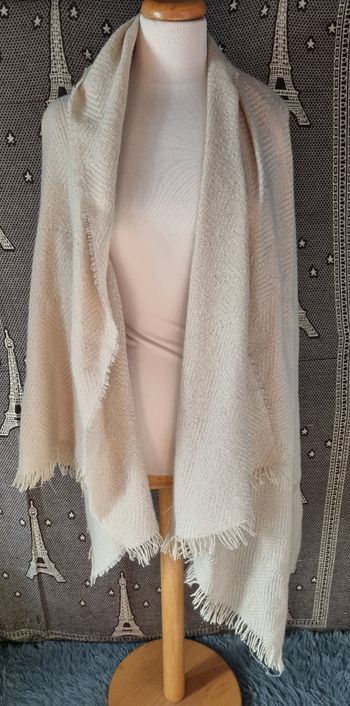 Étole (châle) crème et doré pailleté