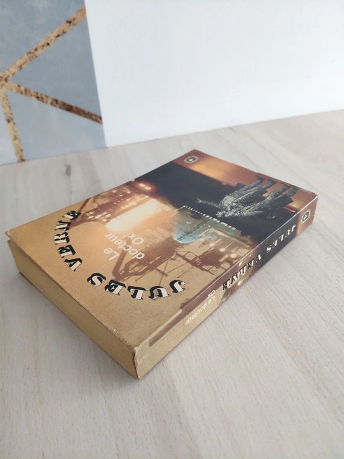 Livre poche Le docteur ox Jules Verne - photo numéro 5
