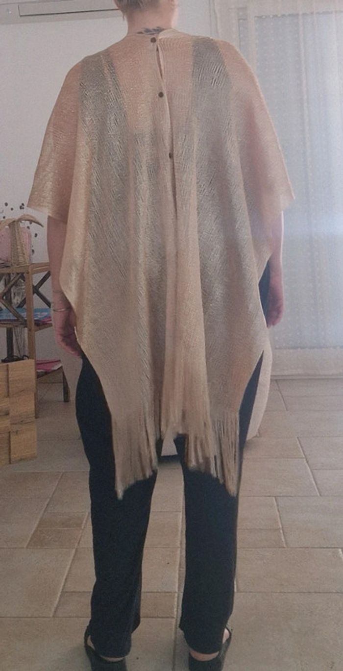 Poncho cape fine maille dorée neuf - photo numéro 7