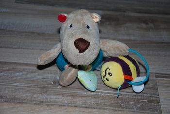 Doudou hochet marionnette Ours Lilliputiens - César chien