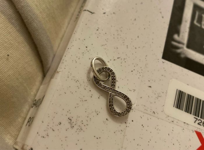 Pendentif infini