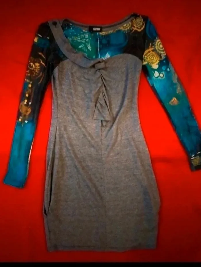 Robe mi-longue manches longues transparente taille 36