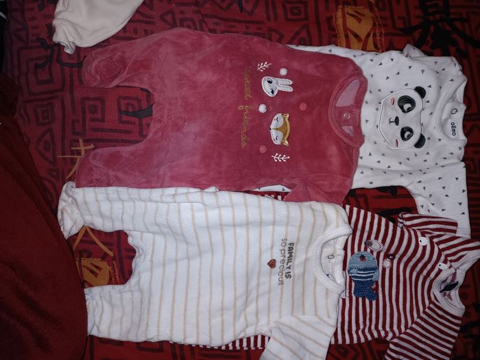 Lot de 11 pyjamas - photo numéro 2