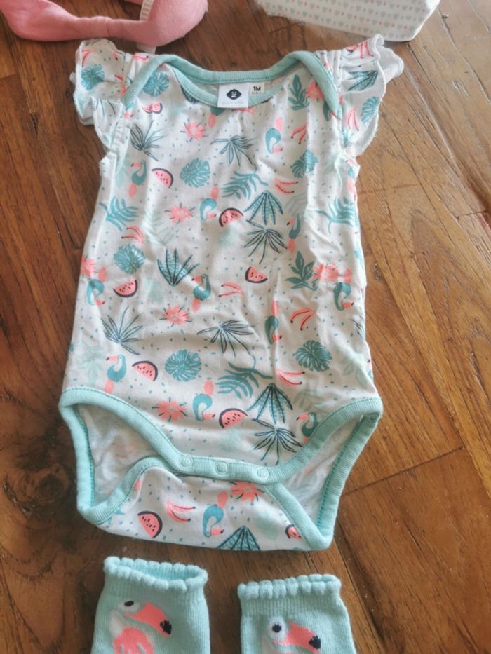 Ensemble Bébé fille 1 mois - photo numéro 2