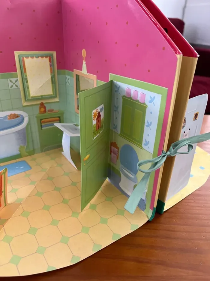Livre carrousel + petite peluche 🧸 - photo numéro 9