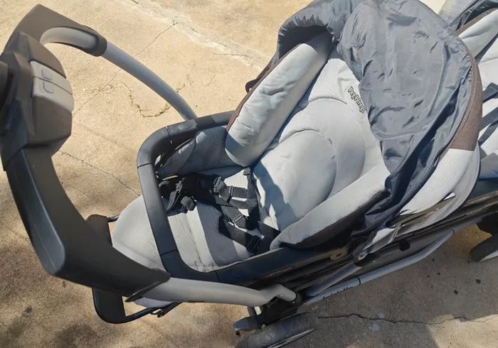 Poussette triple peg perego en excellent état, vendu avec son habillage de pluie, à 250€ - photo numéro 5
